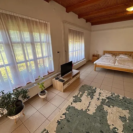 Tisz-t-a Chill Apartment